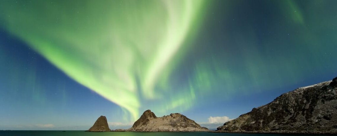 medium-Northern Lights in Vesterålen-Øystein Lunde Ingvaldsen – www.nordnorge.com